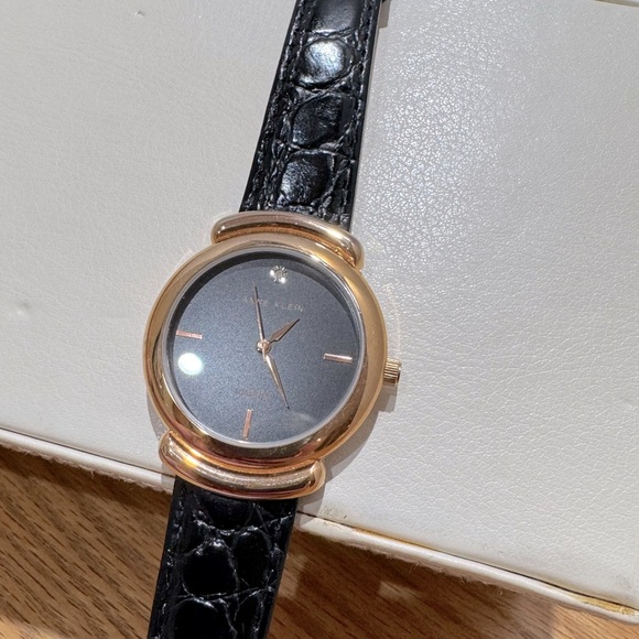 Anne Klein vintage Black and rose Gold Watch w/ leather Crocodile pattern Strap - Picture 1 of 8